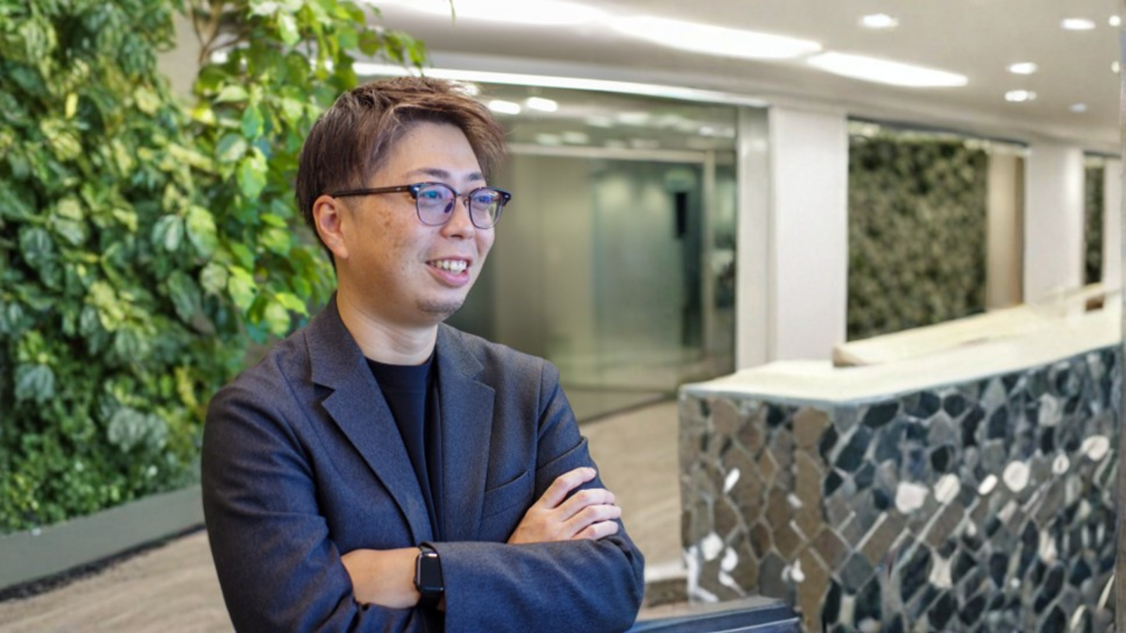 データ活用が一部のスペシャリストに集中する「属人化」は、多くの企業のデジタルマーケティング組織で起きている課題です。本記事では、マーケティング施策のPDCAを組織で回す“自走型マーケティング組織”を実現するための伴走支援サービスについて、TISの専門家が解説。生成AI時代に求められる情報設計や人材育成のポイントも紹介します。